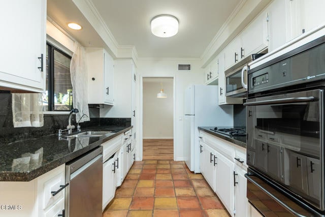 Building Photo - 8314 Owens St