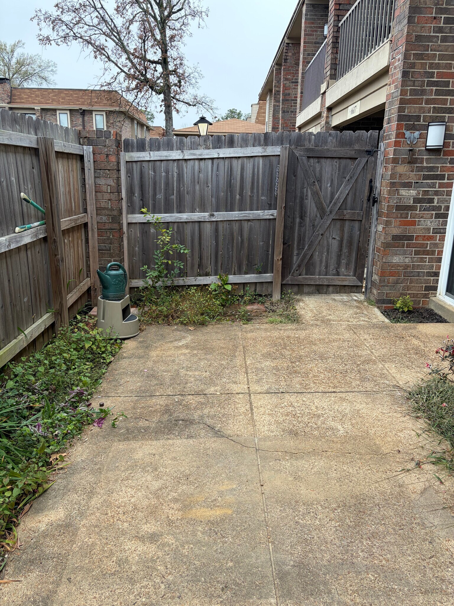 Building Photo - 6617 Poplar Ave