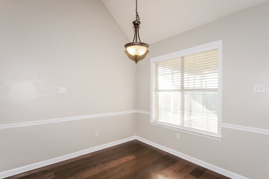 Building Photo - 115 Winding Creek Dr