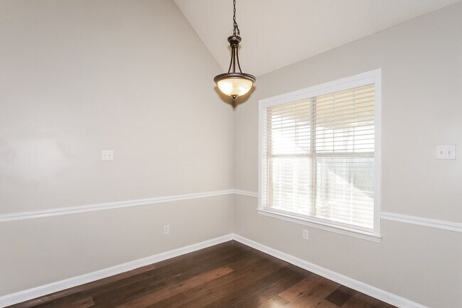 Building Photo - 115 Winding Creek Dr