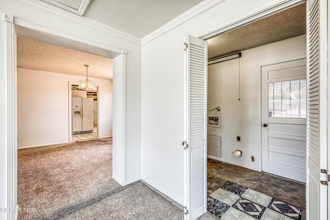 Building Photo - 3008 Gaston Dr