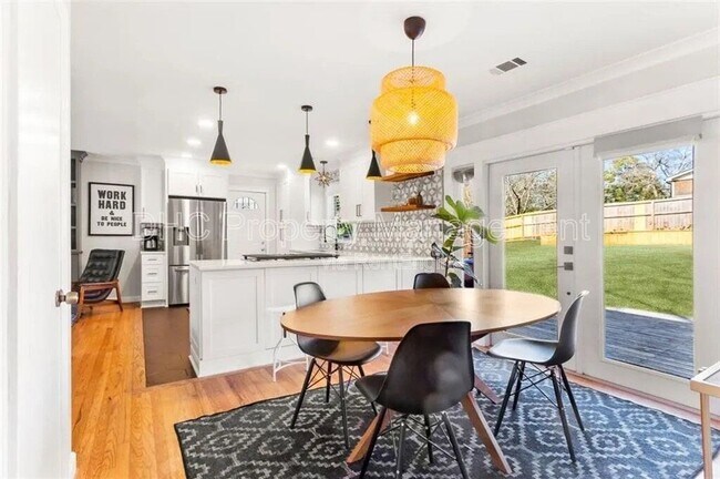 Building Photo - 2968 Catalina Dr