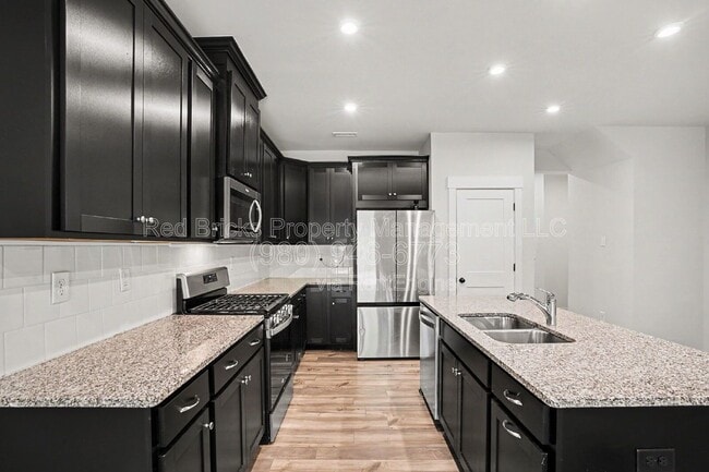 Building Photo - 9512 Munsing Dr