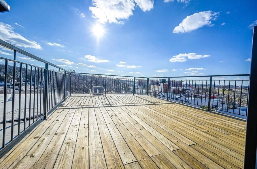 Building Photo - 2505 Burns St SE