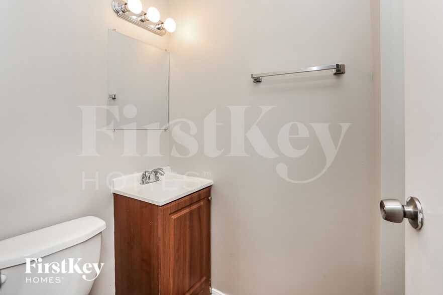 Building Photo - 176 Fairwood Dr