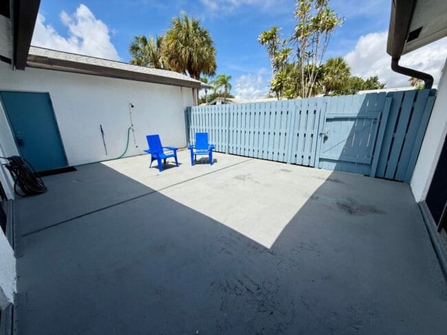 Building Photo - 1204 Timberlane Cir