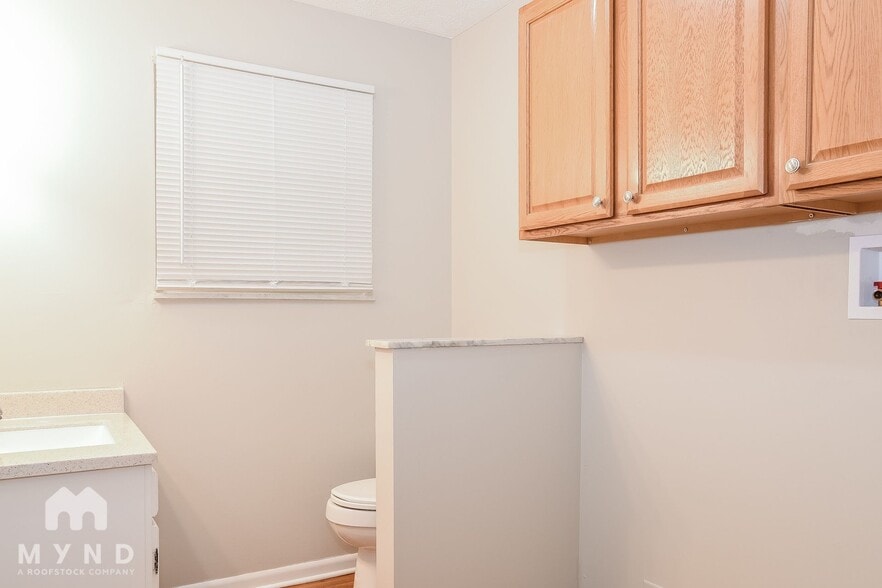 Building Photo - 9649 Shalemar Dr