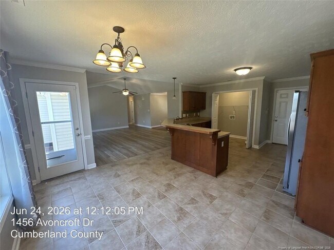 Building Photo - 1456 Avoncroft Dr