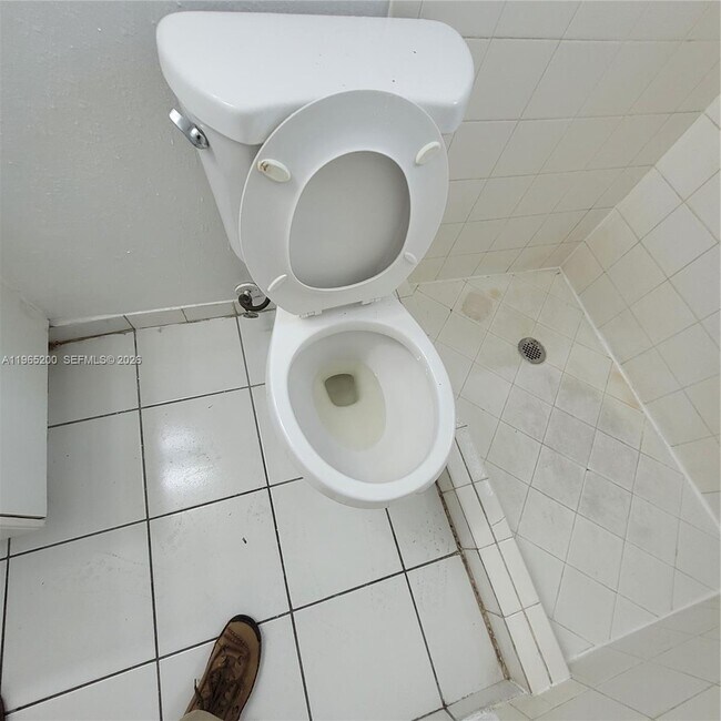 Building Photo - 5100 SW 41st St