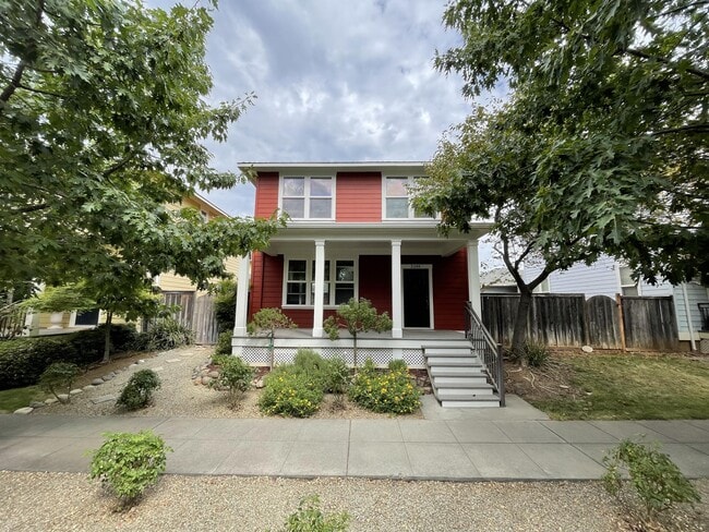 Primary Photo - 2388 England St