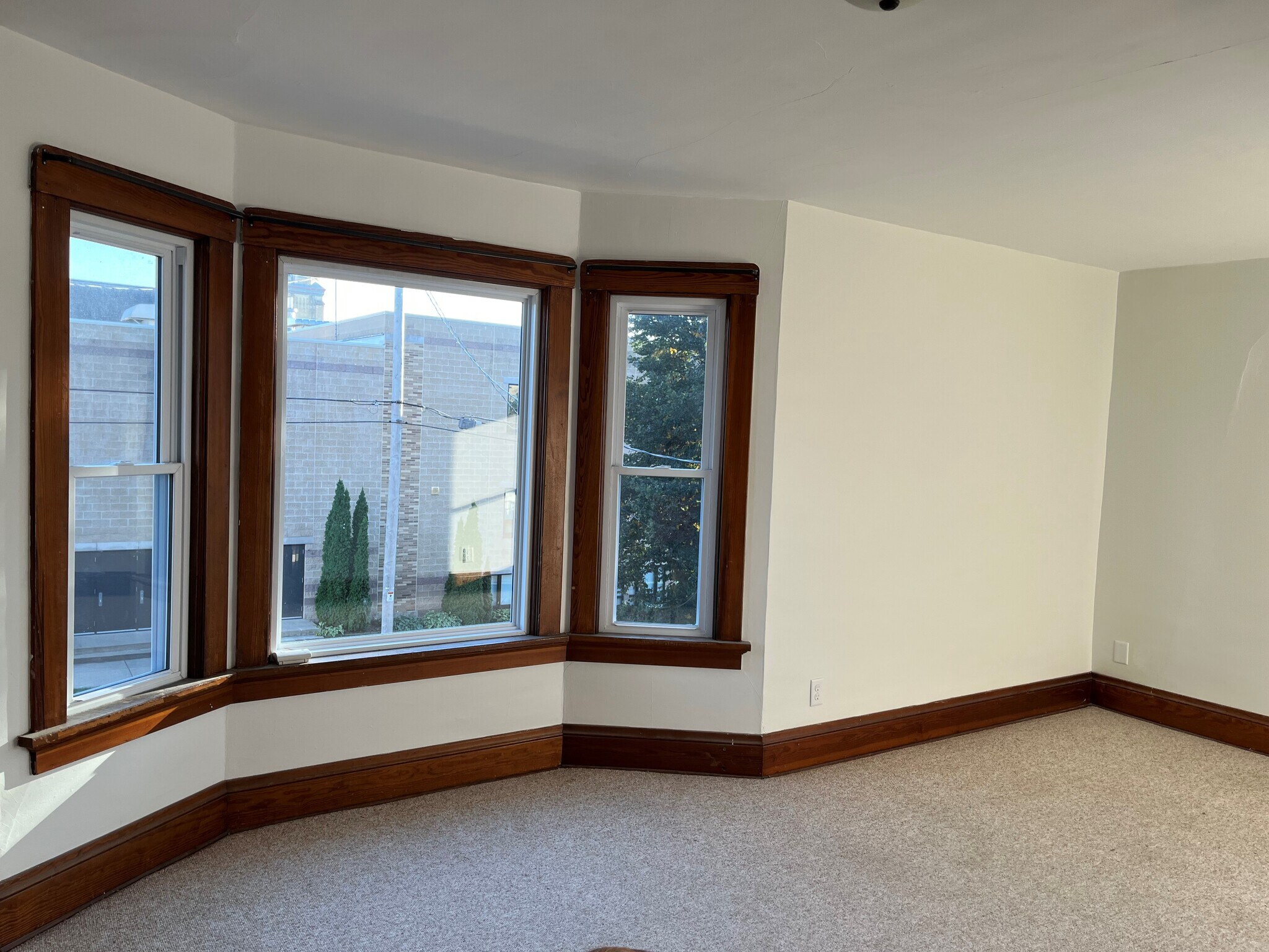 Living Room - 608 E Cady St