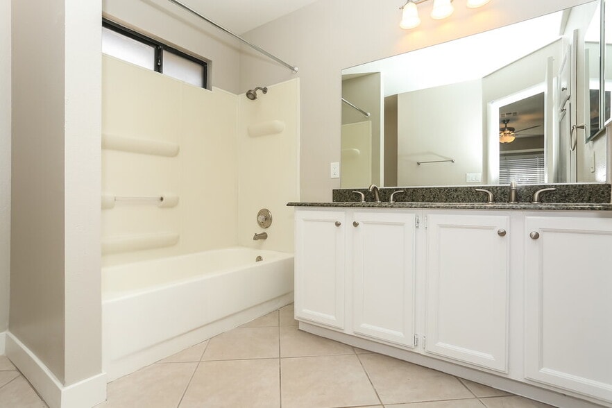 Building Photo - 5221 Shady Grove Ln