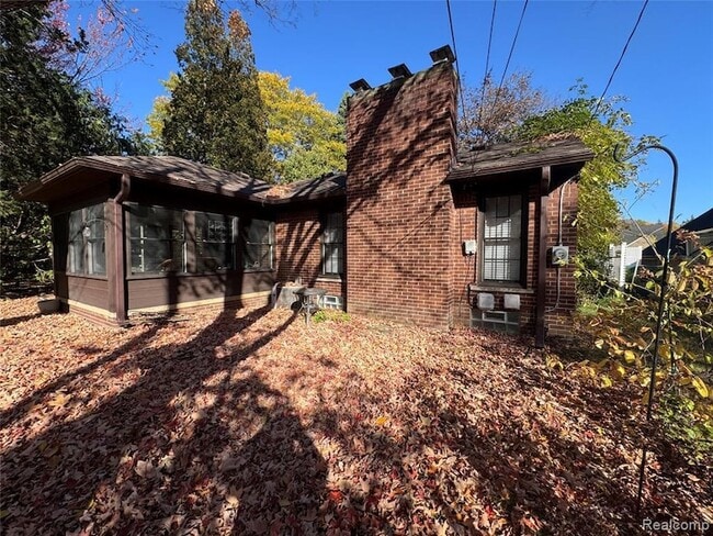 Building Photo - 6 Danvers Ln