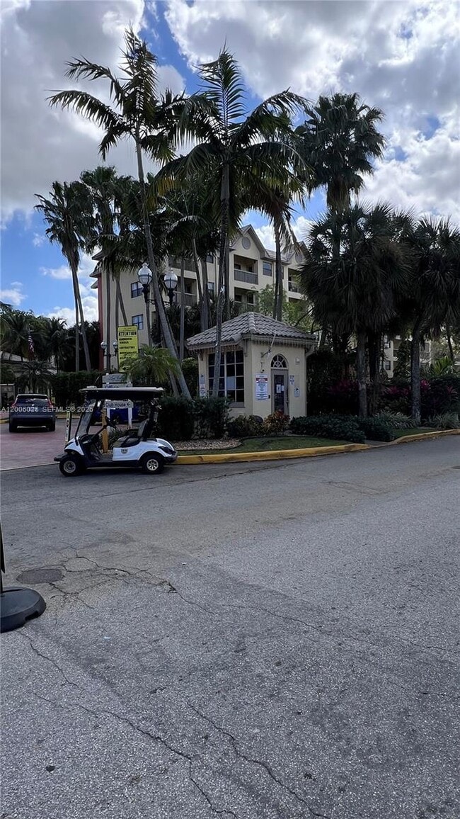 Building Photo - 8290 Lake Dr