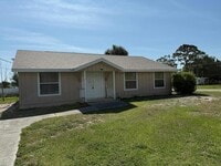 Building Photo - 5014 Palm Dr