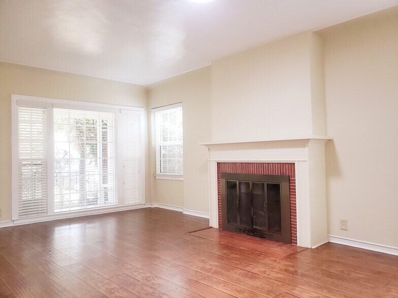 Building Photo - 12410 Idaho Ave