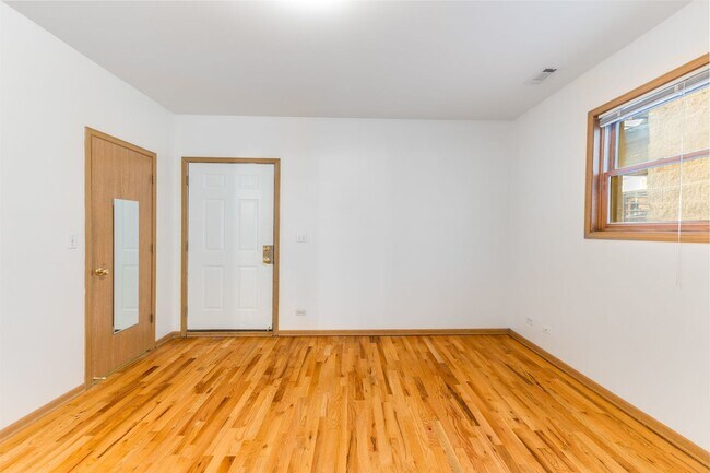 Building Photo - 333 S Leavitt St