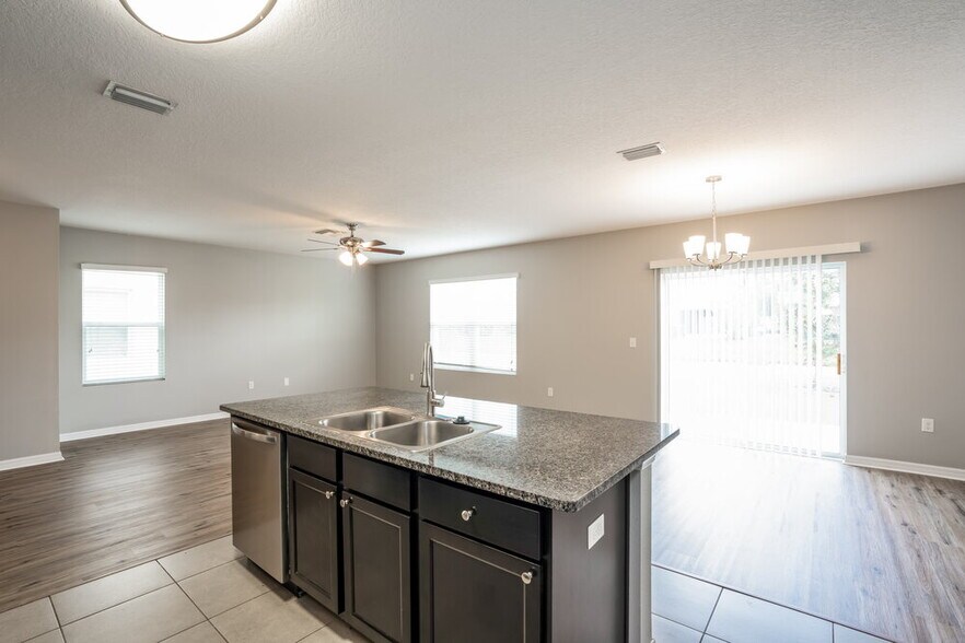 Building Photo - 1809 Greenwood Valley Dr