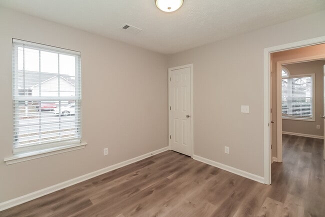 Building Photo - 1500 Logan Ln