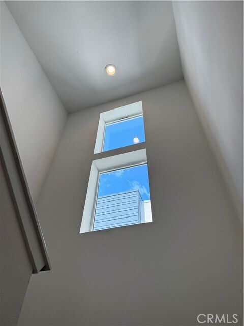 Building Photo - 820 Aloe Pl