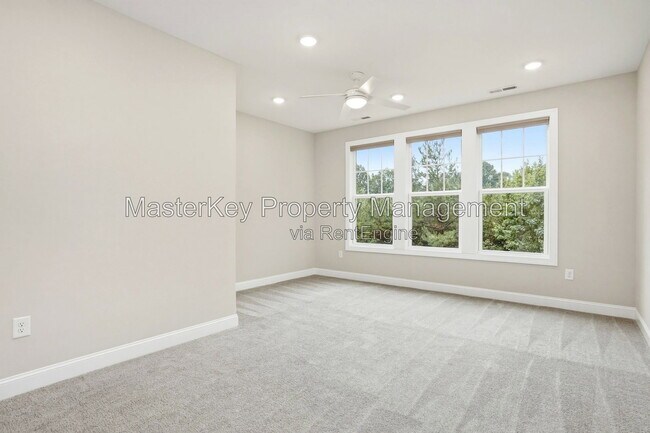 Building Photo - 583 Rowanwood Wy