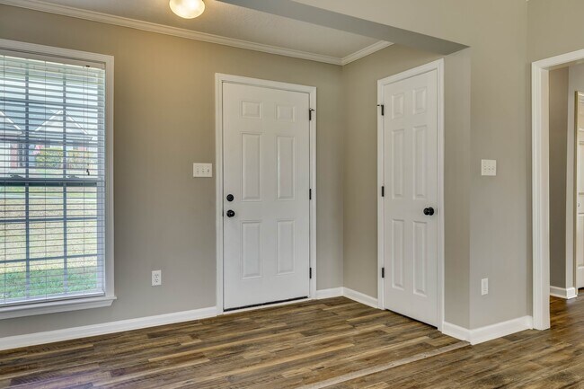 Building Photo - 1054 Grove Landing Ln