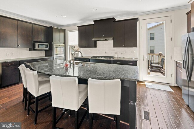 Building Photo - 13940 Estuary Dr