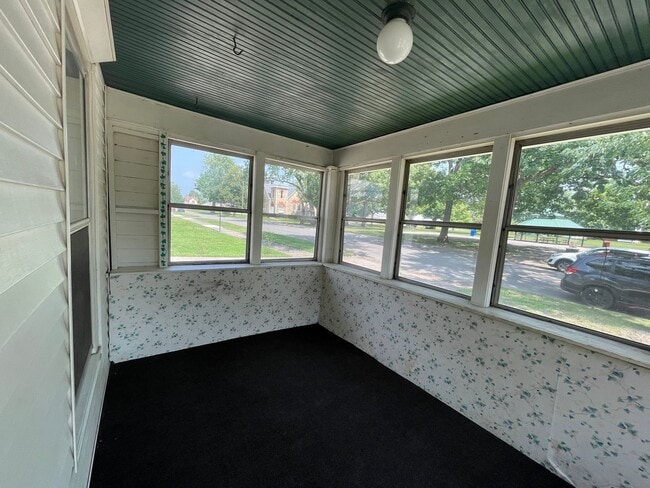 Building Photo - 1-BR Home in Elkhart Across from Weston Park