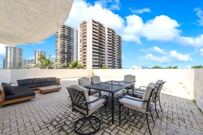 Building Photo - 4600 N Ocean Dr