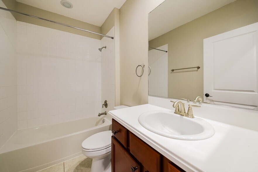 Building Photo - 11826 Forest Park Cir