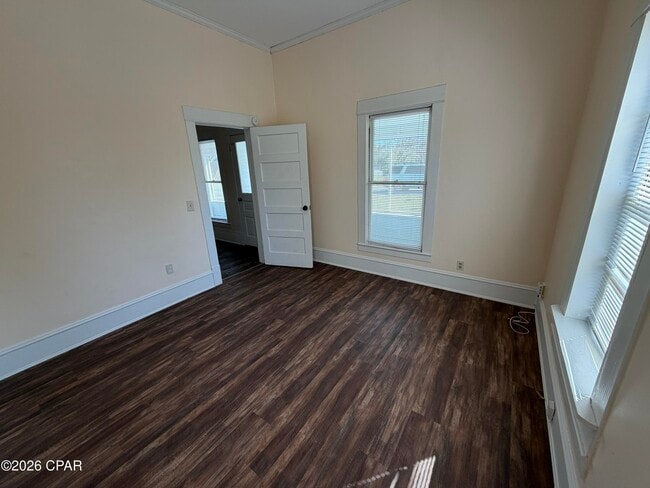 Building Photo - 1002 Indiana Ave