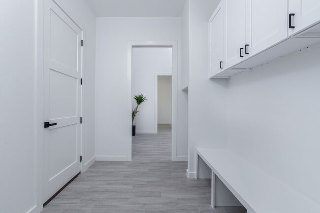 Building Photo - 18863 Serene Water Dr