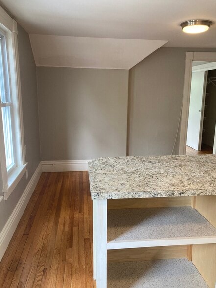 Building Photo - 56 Rumford St