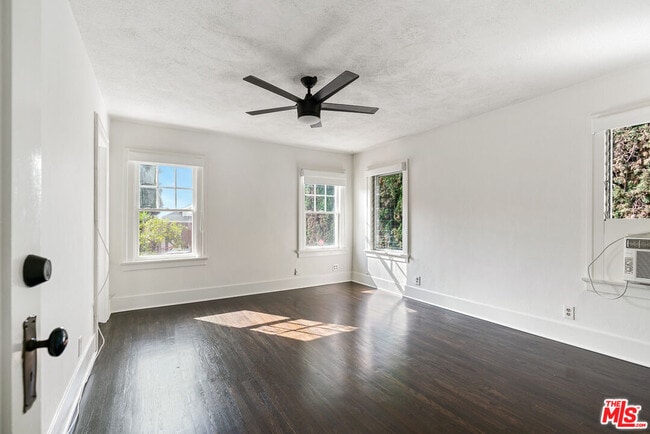 Building Photo - 4920 Marathon St