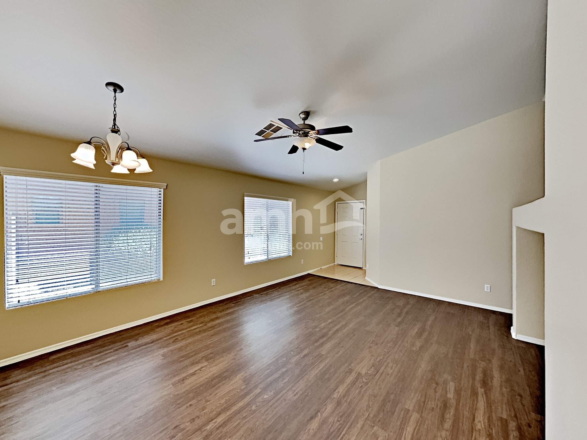 Building Photo - 15580 W Durango St