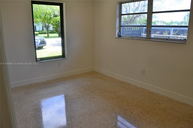 Building Photo - 6310 SW 92nd Ave