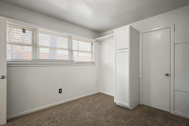 Building Photo - 2826 58th St