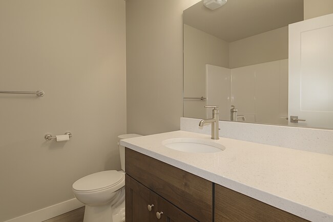 Building Photo - Adorable 2x2 with easy access to the river trails, and all utilities included!