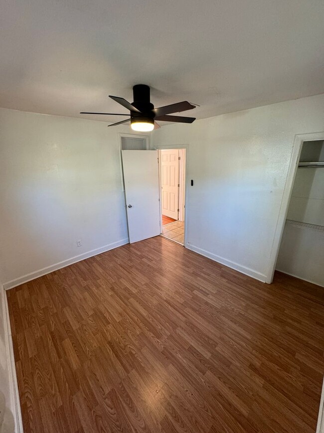 Building Photo - RENT REDUCED! & $1000 OFF 1st Mo. Rent - 3B/2.5B Home + 2 Flex Rooms –  One Block from FSU Stadium