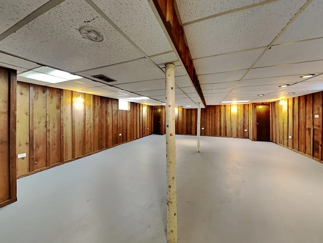 Building Photo - 7703 Long Ave