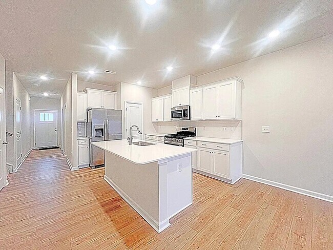 Building Photo - 7 Vine House Dr