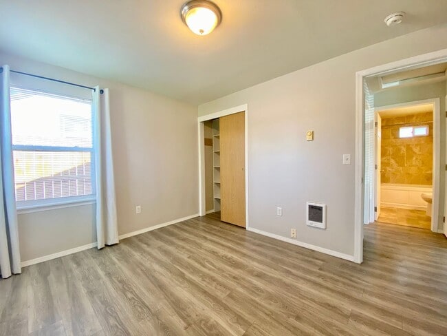 Building Photo - Updated Selah Home with Large Yard