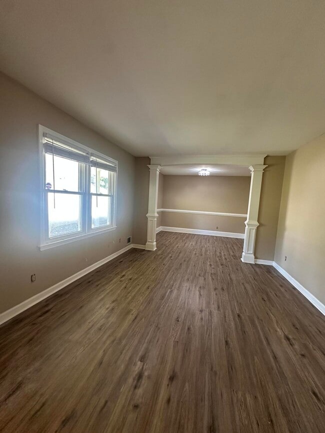 Building Photo - 1909 Pisgah Rd