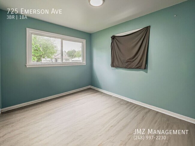 Building Photo - 725 Emerson Ave
