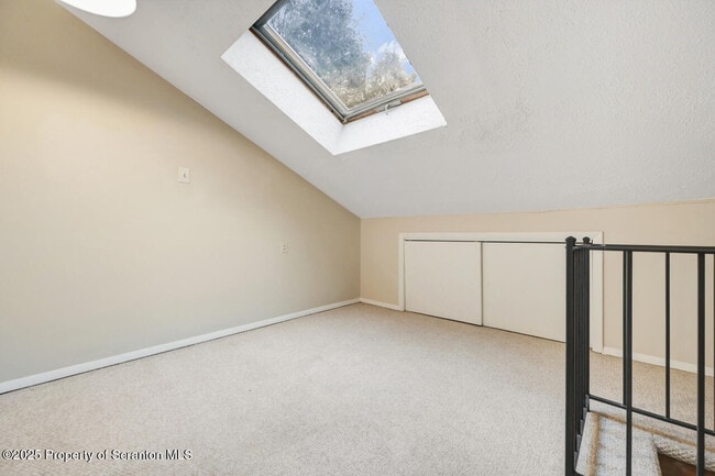 Building Photo - 300 Lake Rd