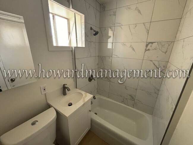 Building Photo - 00034TW