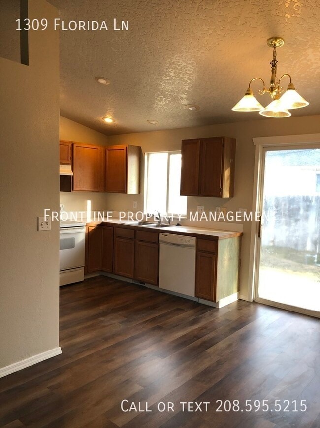 Building Photo - 1309 Florida Ln