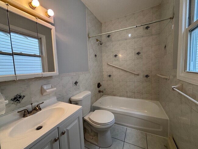 Building Photo - 66 Marshall St