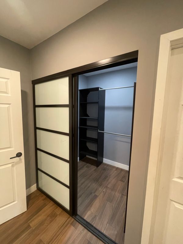 Building Photo - 15947 Amber Valley Dr