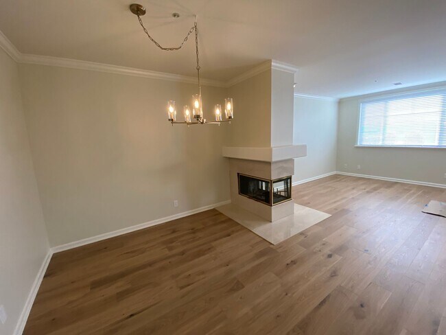 Building Photo - 3421 El Camino Real